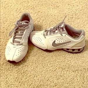 White Nike Training Shoes 6.5